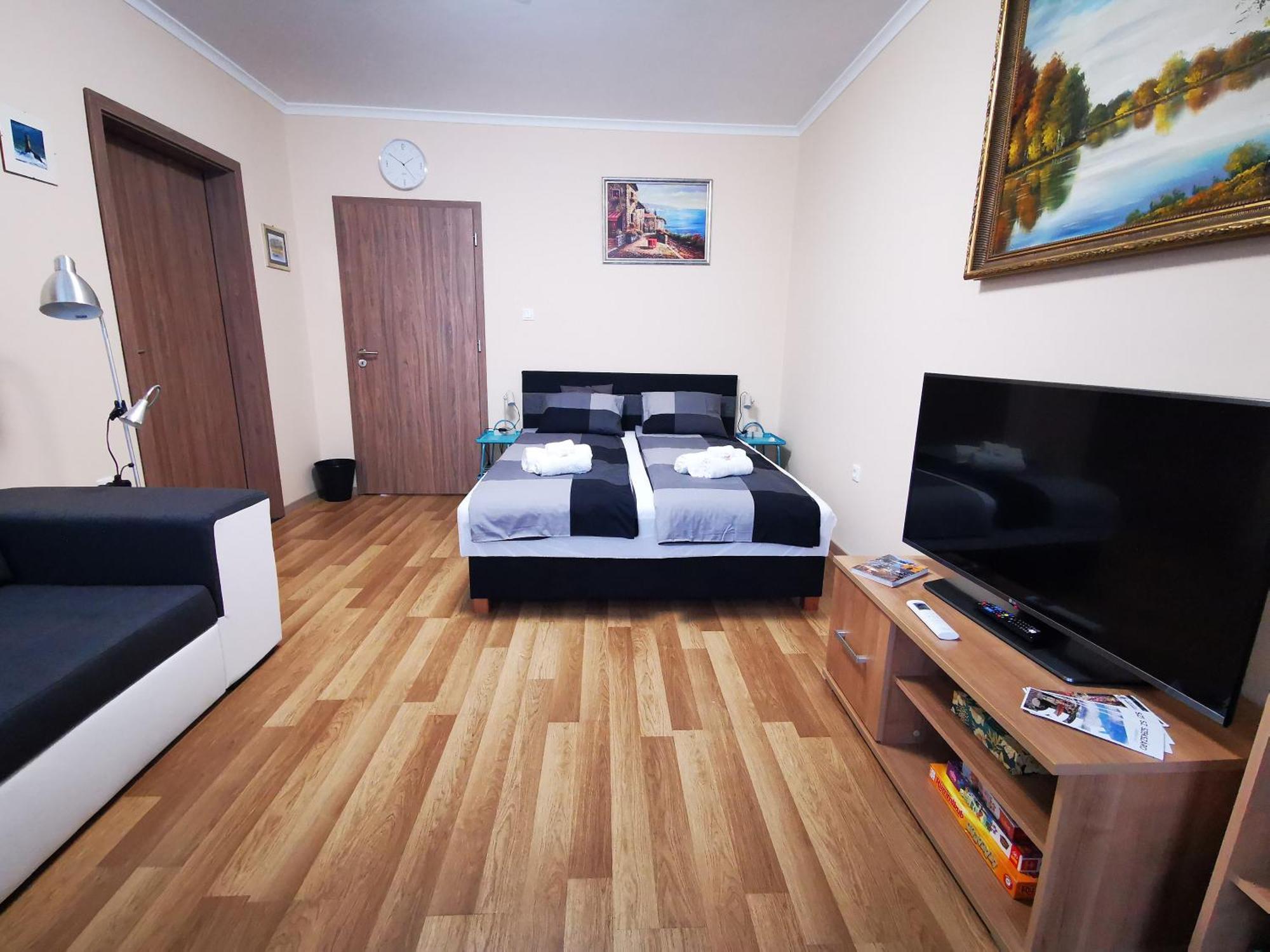 Central Park Apartman Szekszárd Extérieur photo